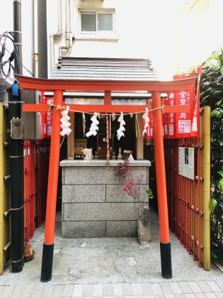 宝童稲荷神社です。